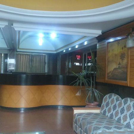 Hotel Unnati Ahmadabad Zewnętrze zdjęcie